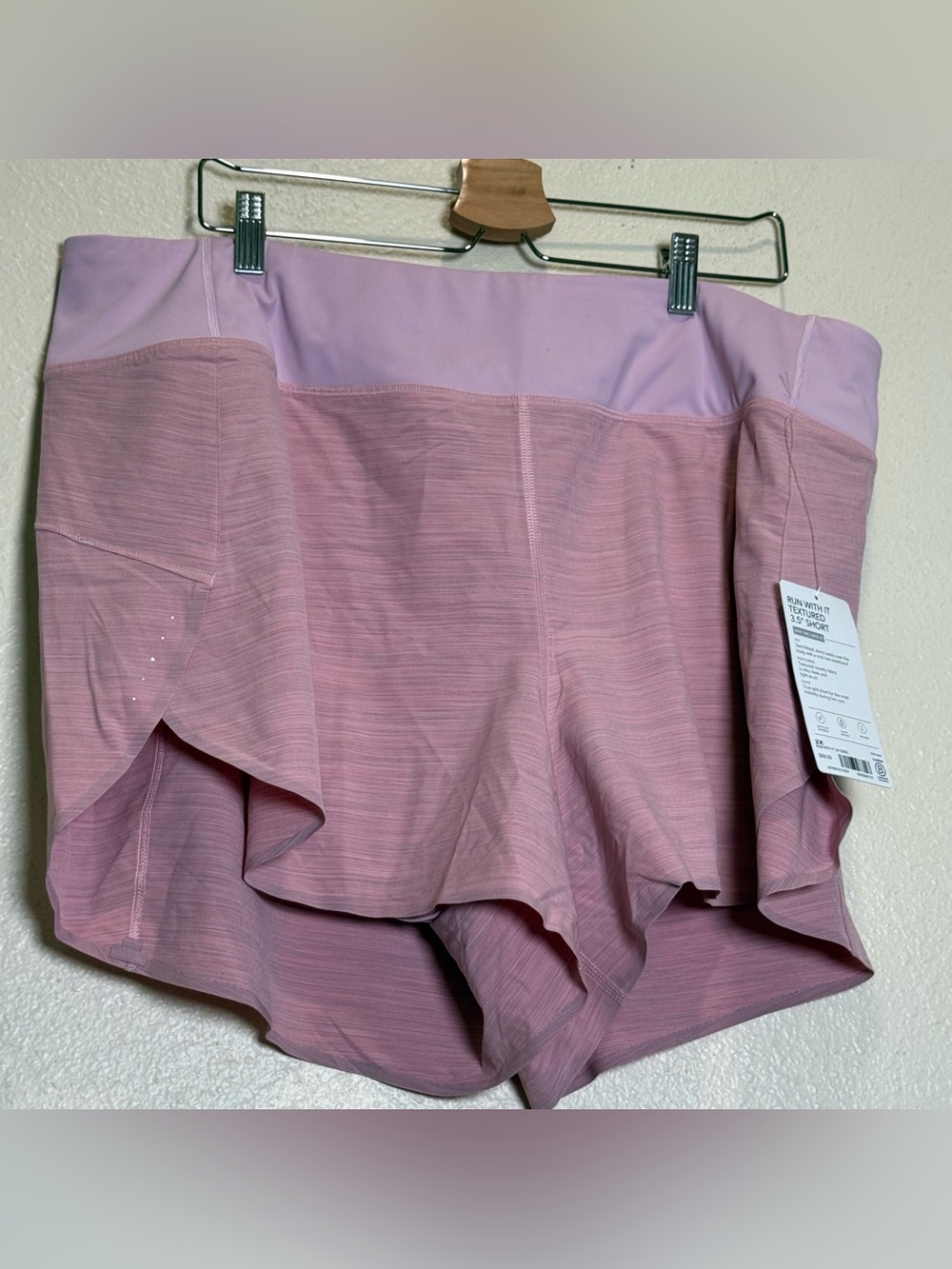 NWT Athleta Women's Run With It Textured 3.5" Shorts Begonia Rose Pink Size 2X